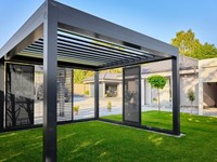 Ideas para decorar tu jardín con pérgolas y verjas de aluminio e inox